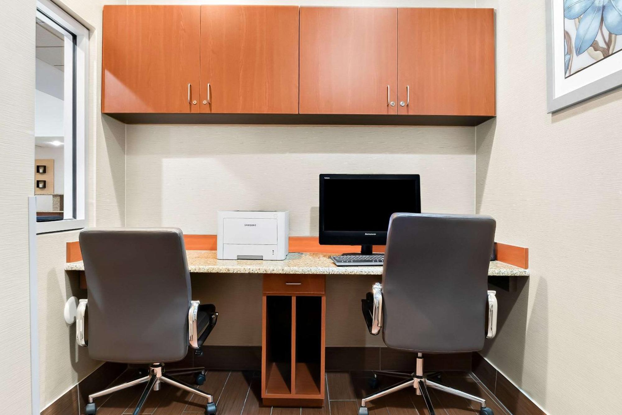 Comfort Suites Southfield-Detroit Екстериор снимка