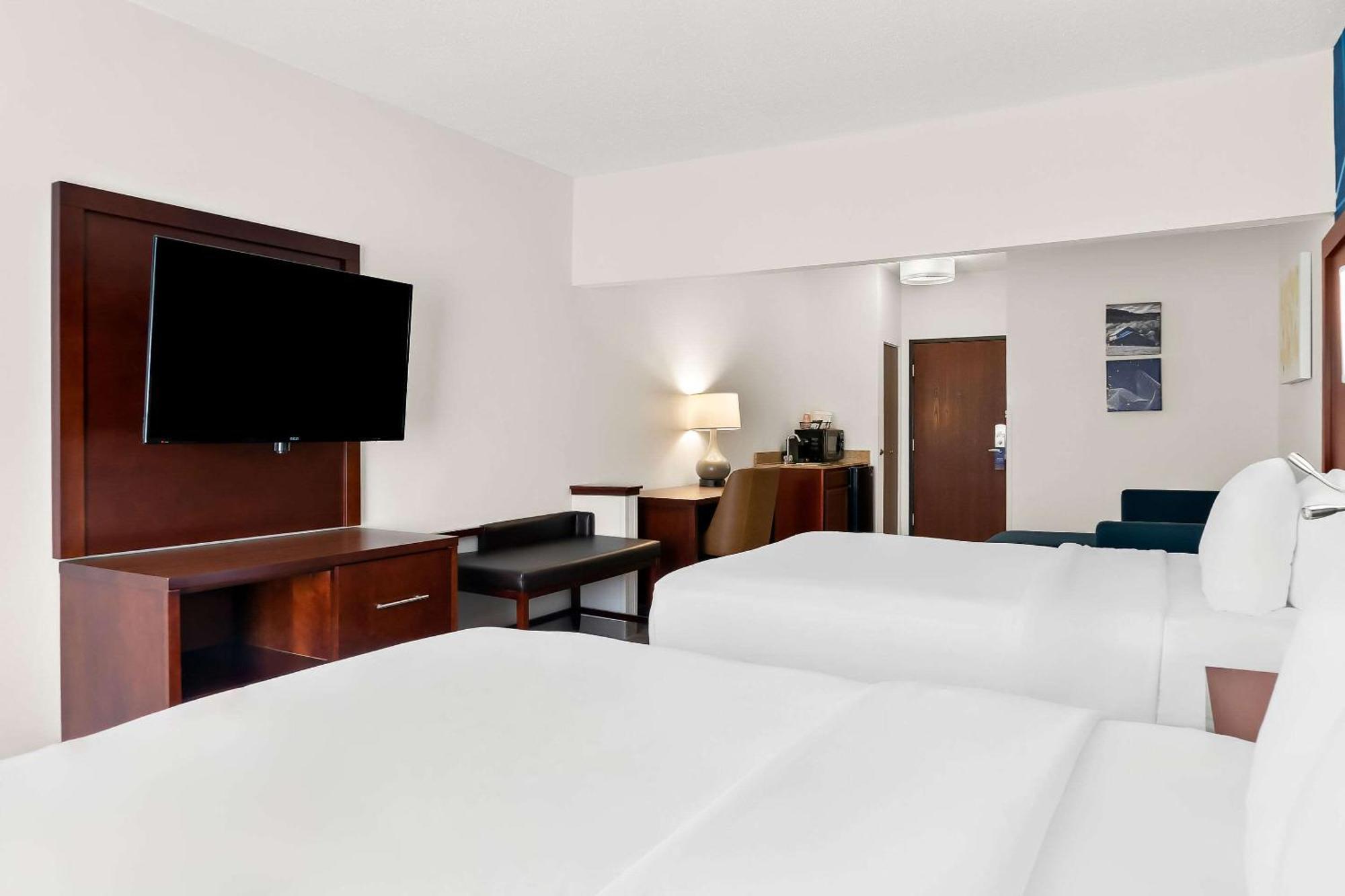 Comfort Suites Southfield-Detroit Екстериор снимка