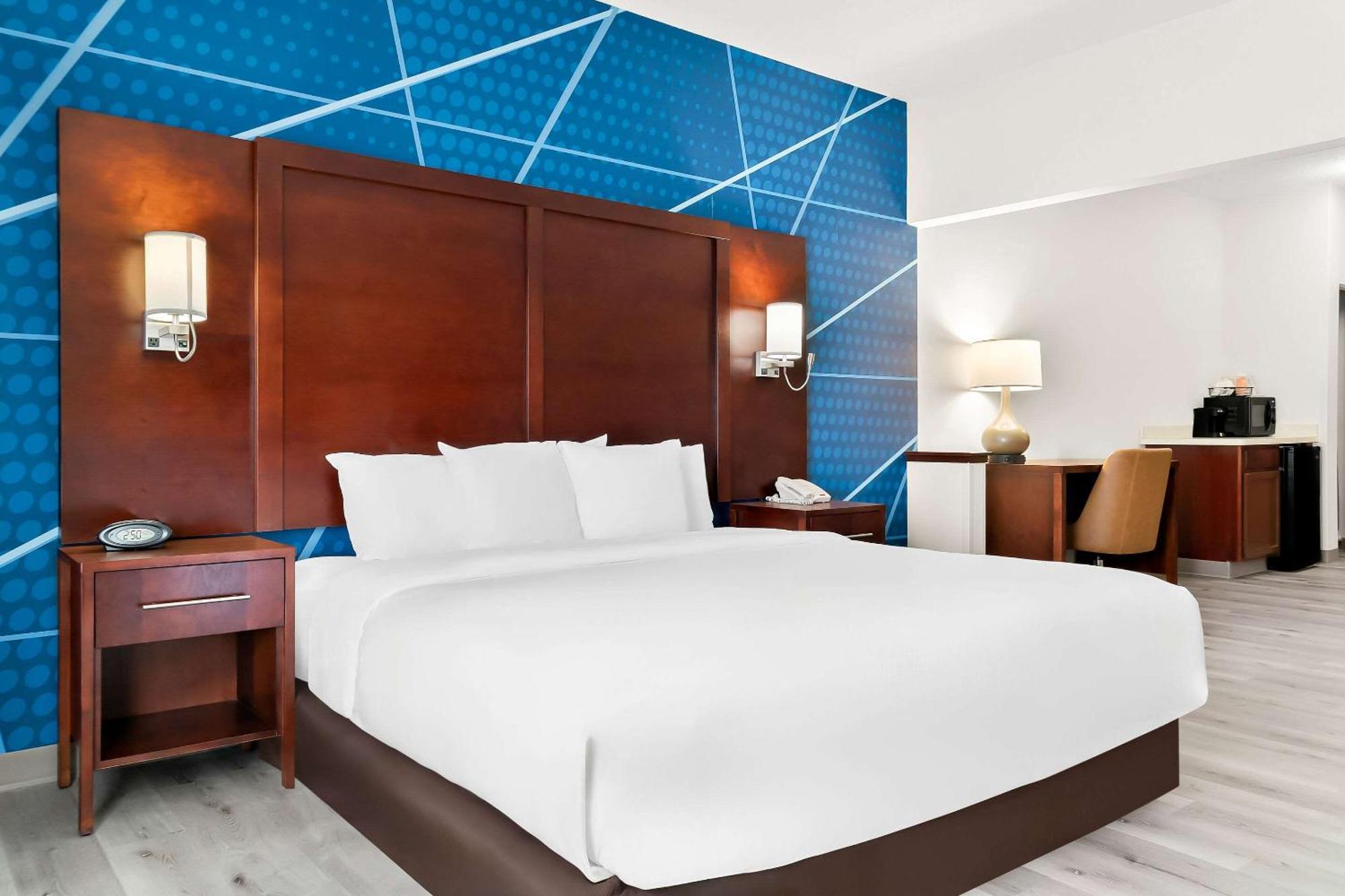 Comfort Suites Southfield-Detroit Екстериор снимка