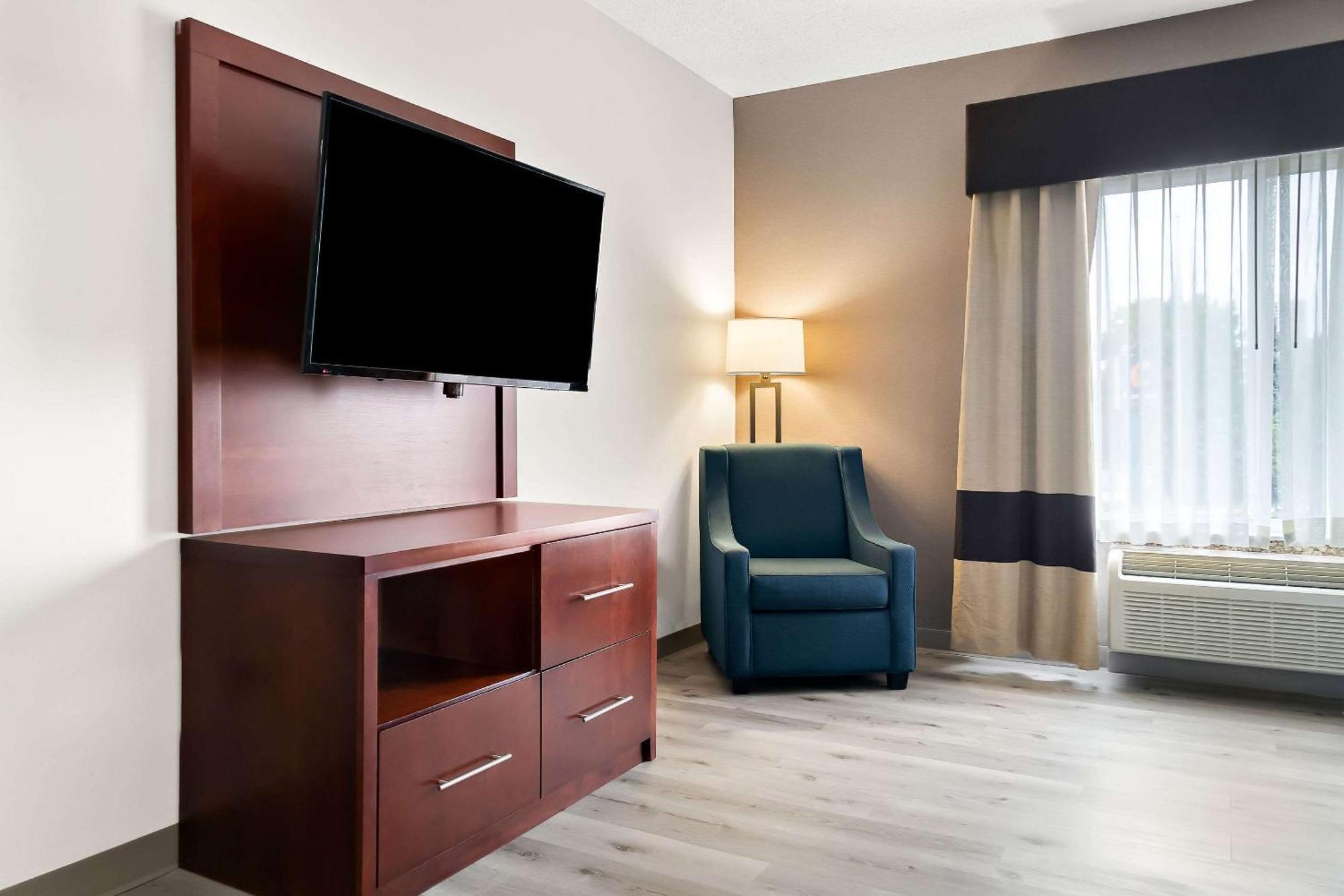Comfort Suites Southfield-Detroit Екстериор снимка