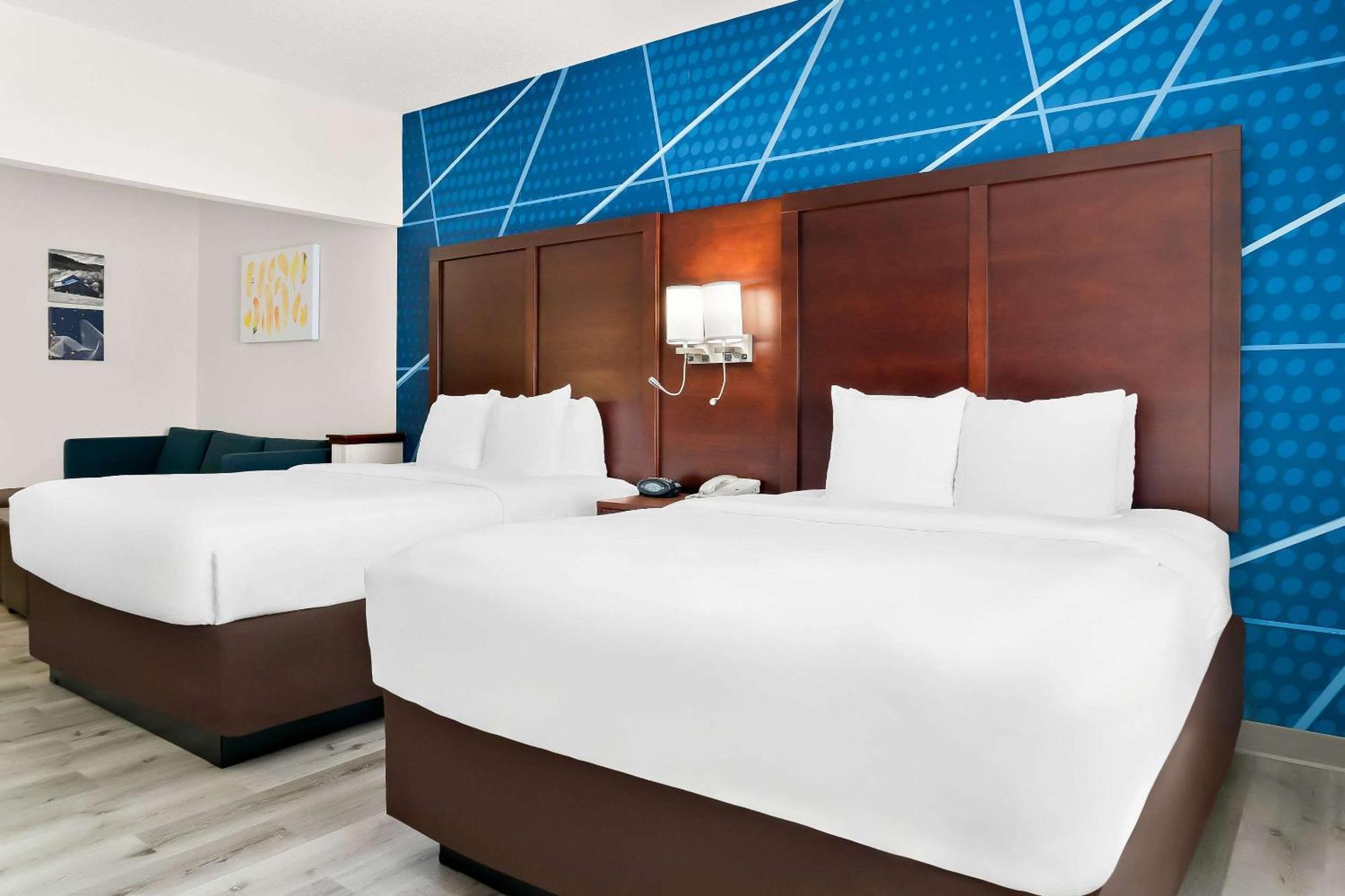 Comfort Suites Southfield-Detroit Екстериор снимка